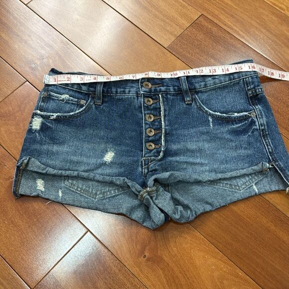 FP Free People Womens Jean Shorts Button Fly Distressed Raw Hem Blue Denim Sz 27 - Picture 7 of 8